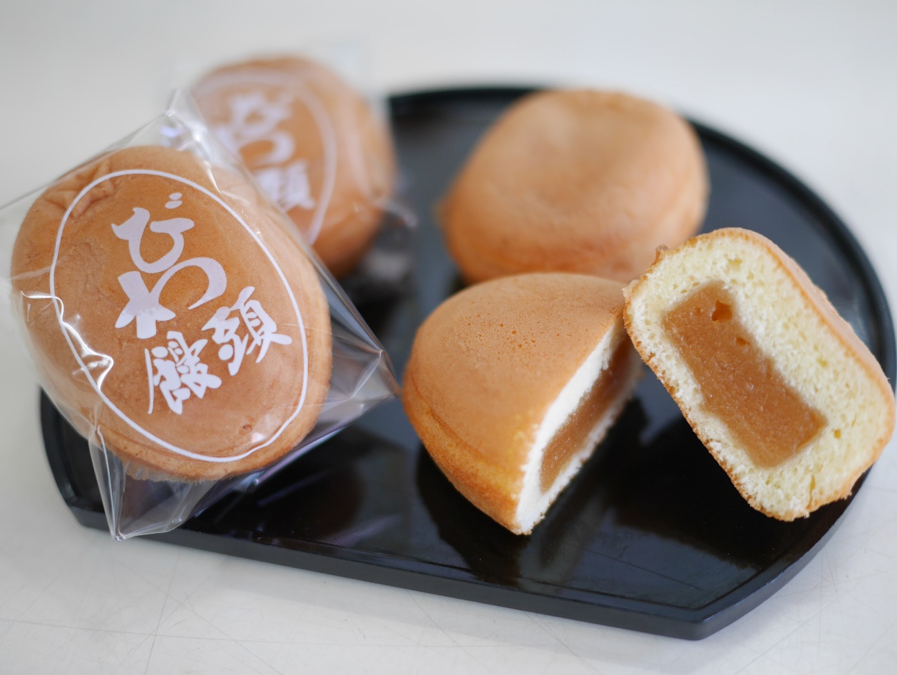 びわ饅頭